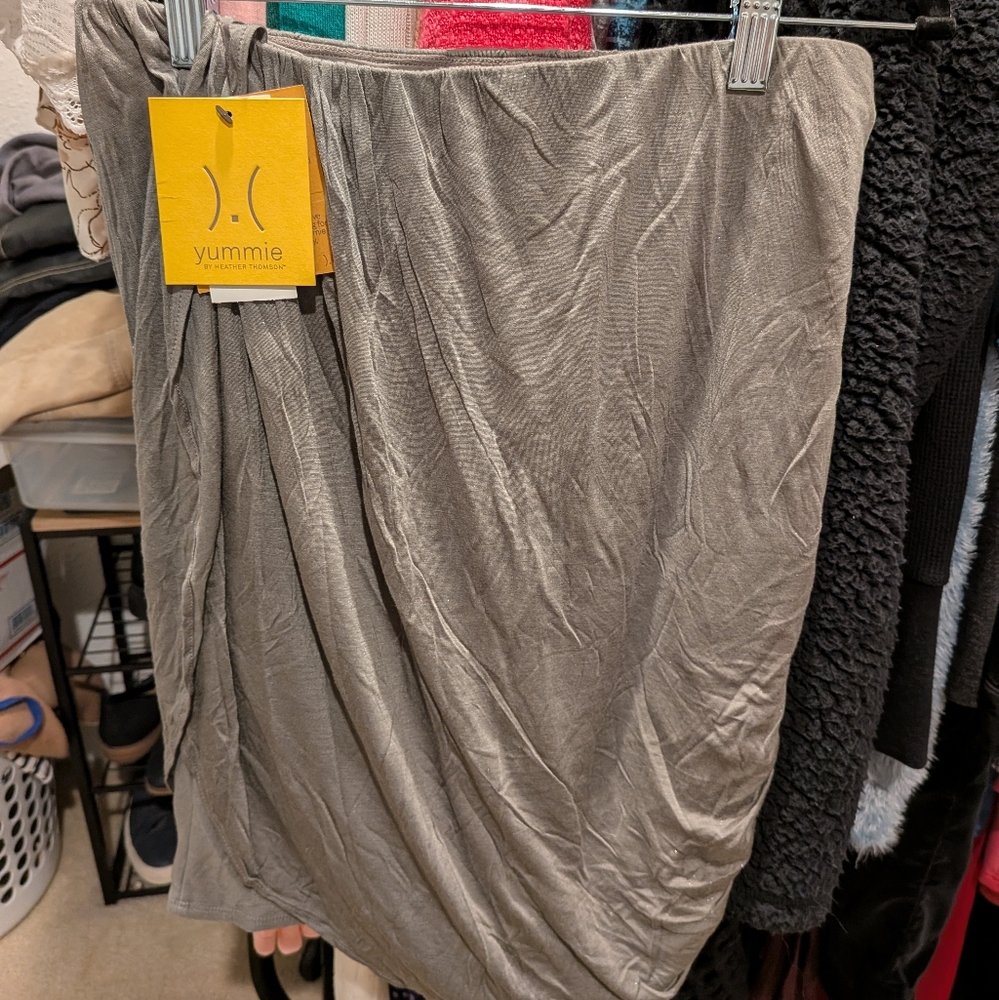 Vintage Yummie By Heather Thomson Women's Slimming Gray Skirt - M